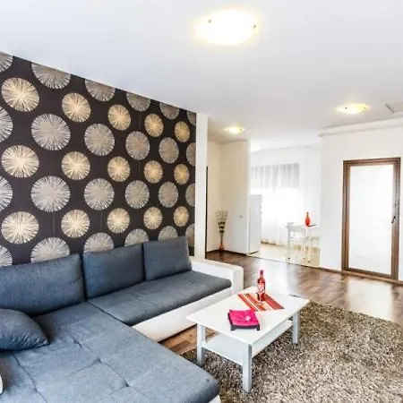 Smart Aparthotel *