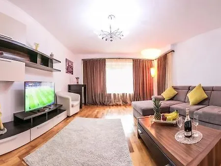 Smart Aparthotel *